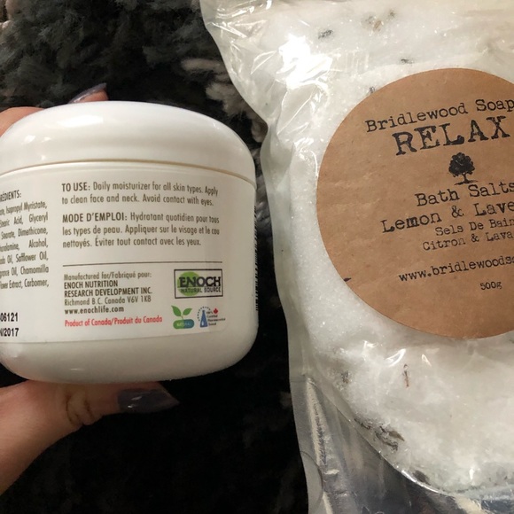 2 for $15 Bundle - Vitamin E cream & Bath Salt - Picture 2 of 4